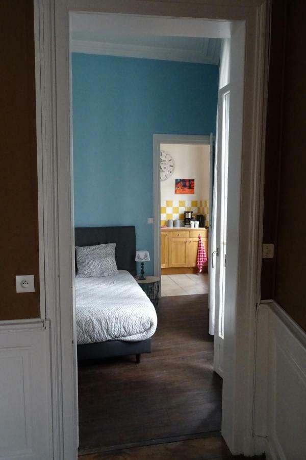 Le Quatre Bed & Breakfast Rennes Bagian luar foto